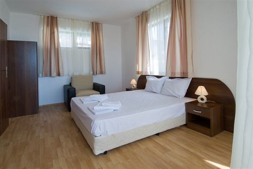 Aparthotel Lighthouse Свети-Влас Экстерьер фото